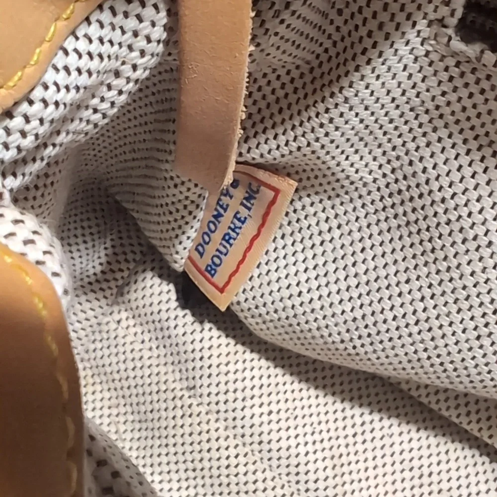 Dooney & Bourke Signature Light Brown Double Buckle Pockets Hobo Shoulder Purse - Picture 15 of 16